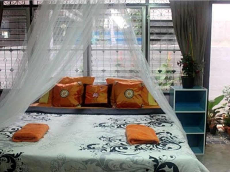 Kikie'S House Hostel Chiang Mai Bagian luar foto